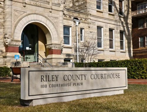 Manhattan teen pleas guilty in robbery case
