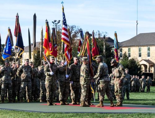 Fort Riley recognizes outgoing, incoming 1st ID commanding generals